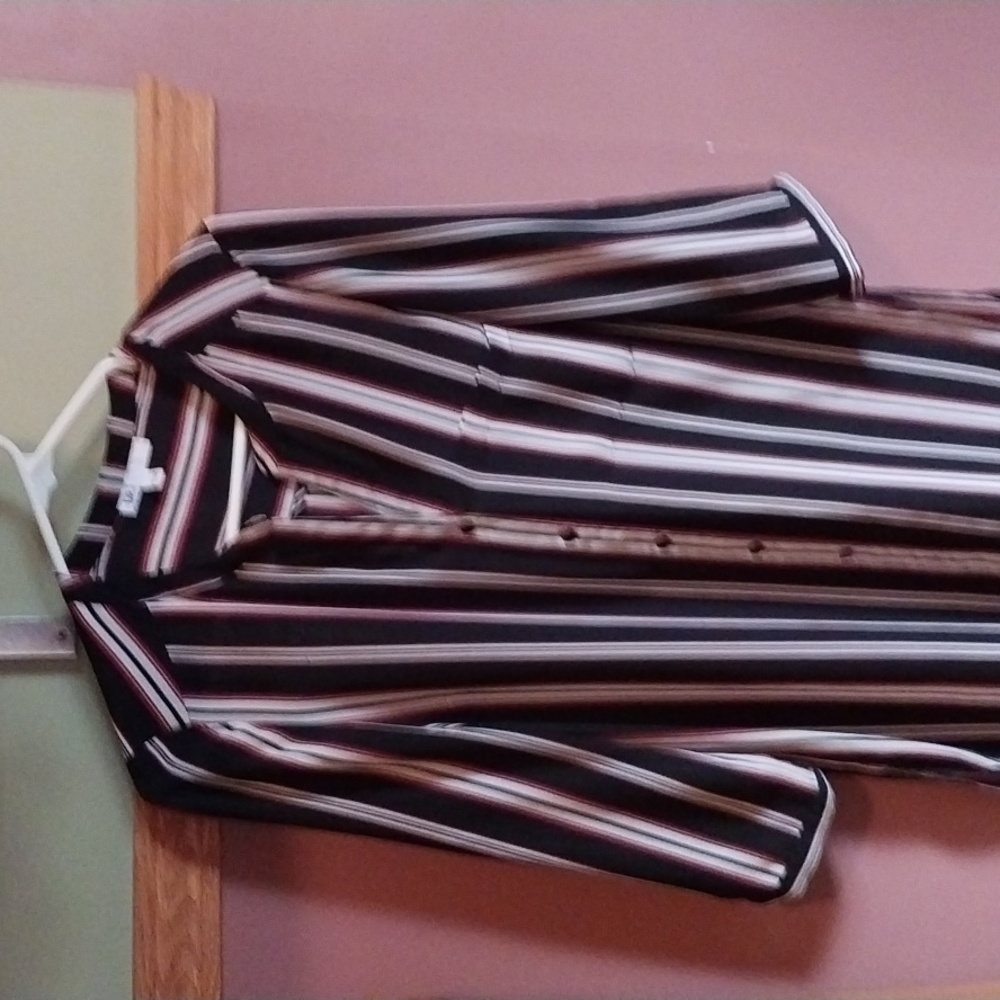 Dr2 Button Down Tunic. Size Small - image 2